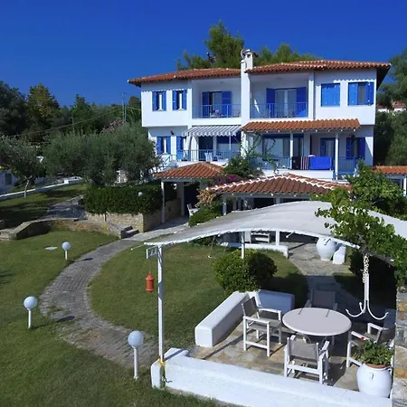 Appartement In Elia With A Shared Pool *