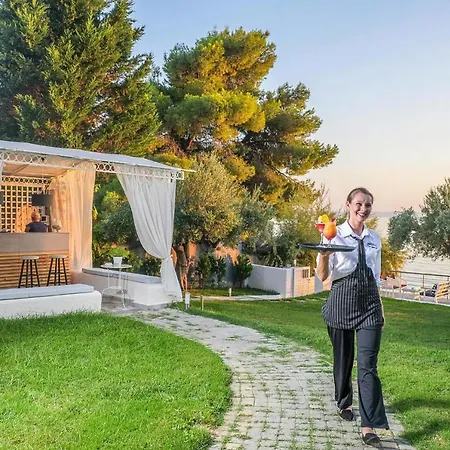 In Elia With A Shared Pool Καλογριά