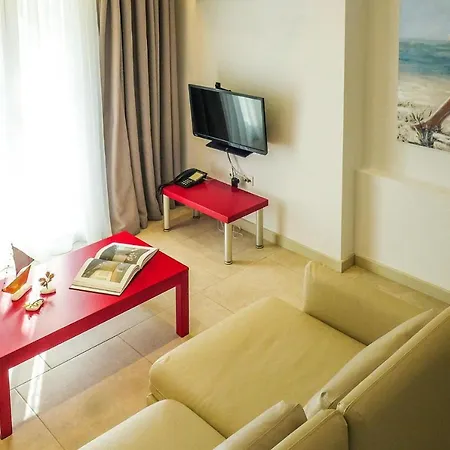 Apartment In Elia With A Shared Pool
