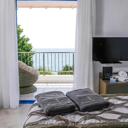 Apartment In Elia With A Shared Pool